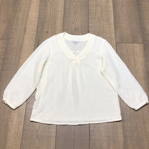 L.L. Bean Top Shirt Womens Sz M Ivory Cream Gauzy Texture V-Neck Cotton Neutral - Picture 1 of 9
